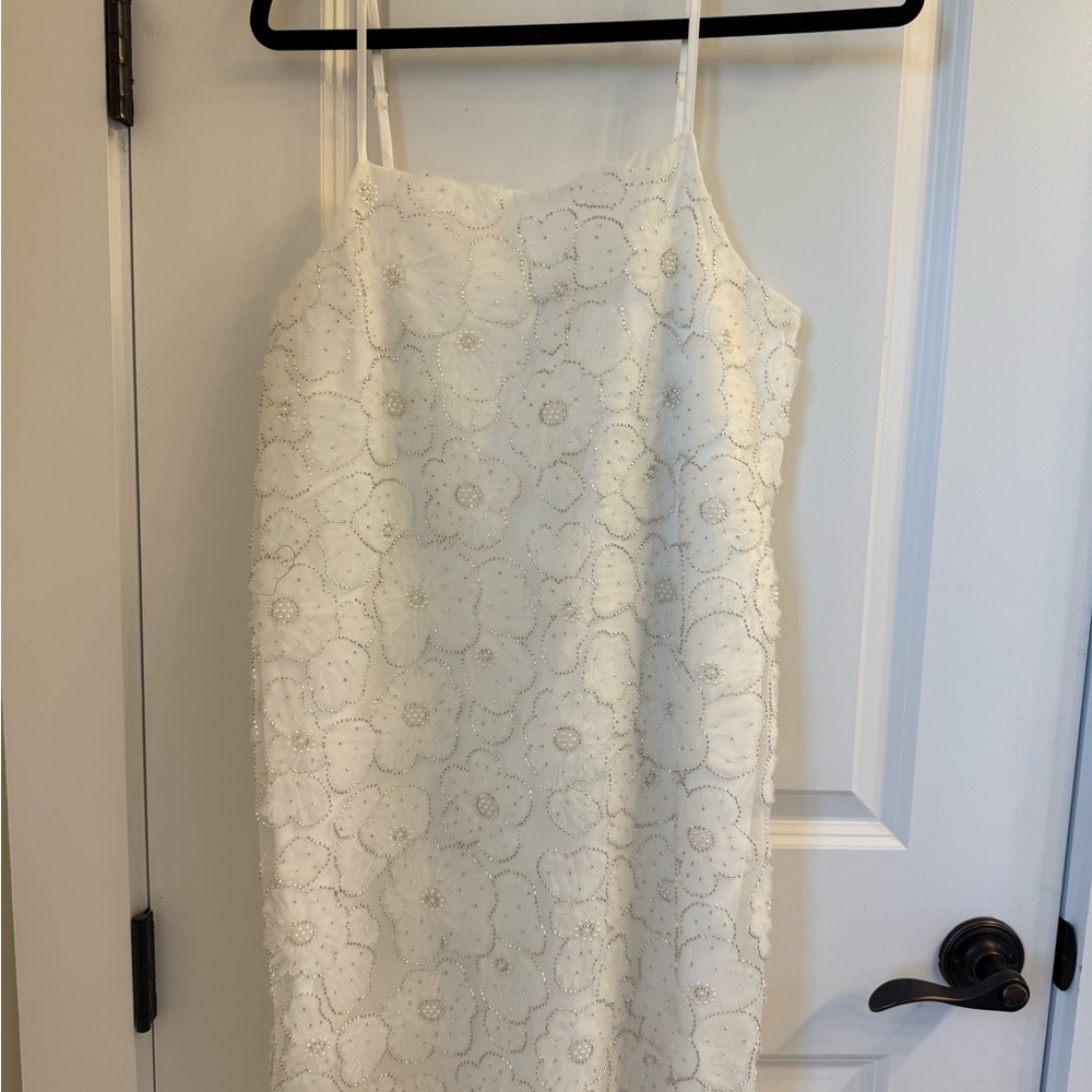 Storia White Floral Midi Dress